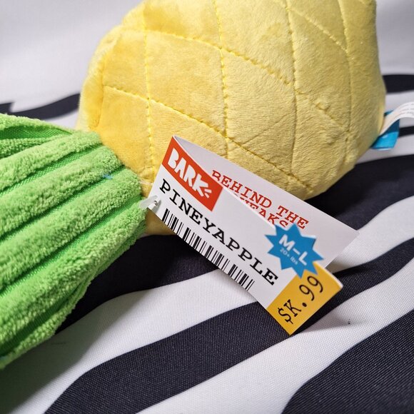 NWT Bark BarkBox Beg -n- Bag Theme with 2 toys and 3 treats - Medium Dogs - Picture 4 of 15